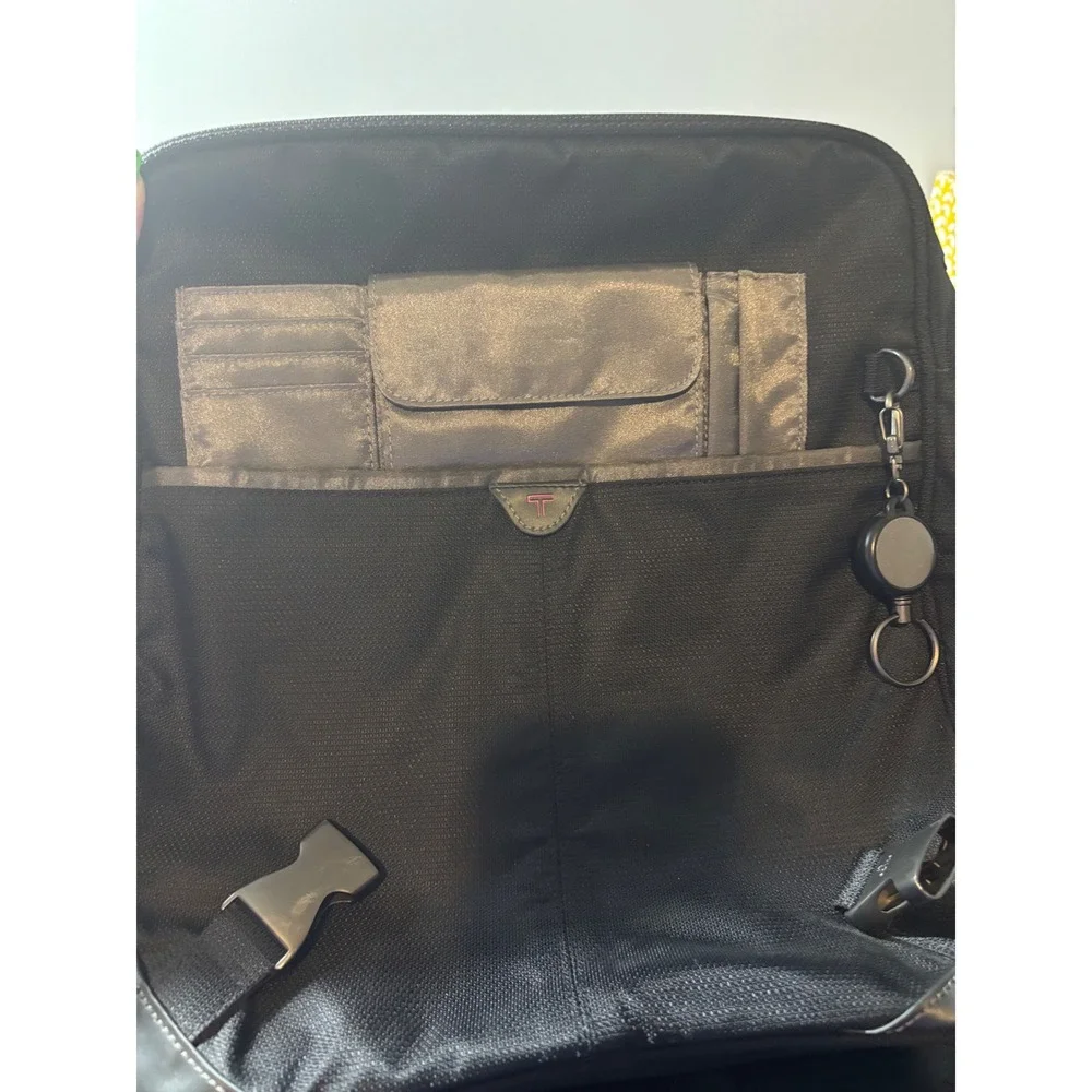 T-Tech by‎ Tumi 5589D Ballistic Nylon Laptop Messenger Bag Black